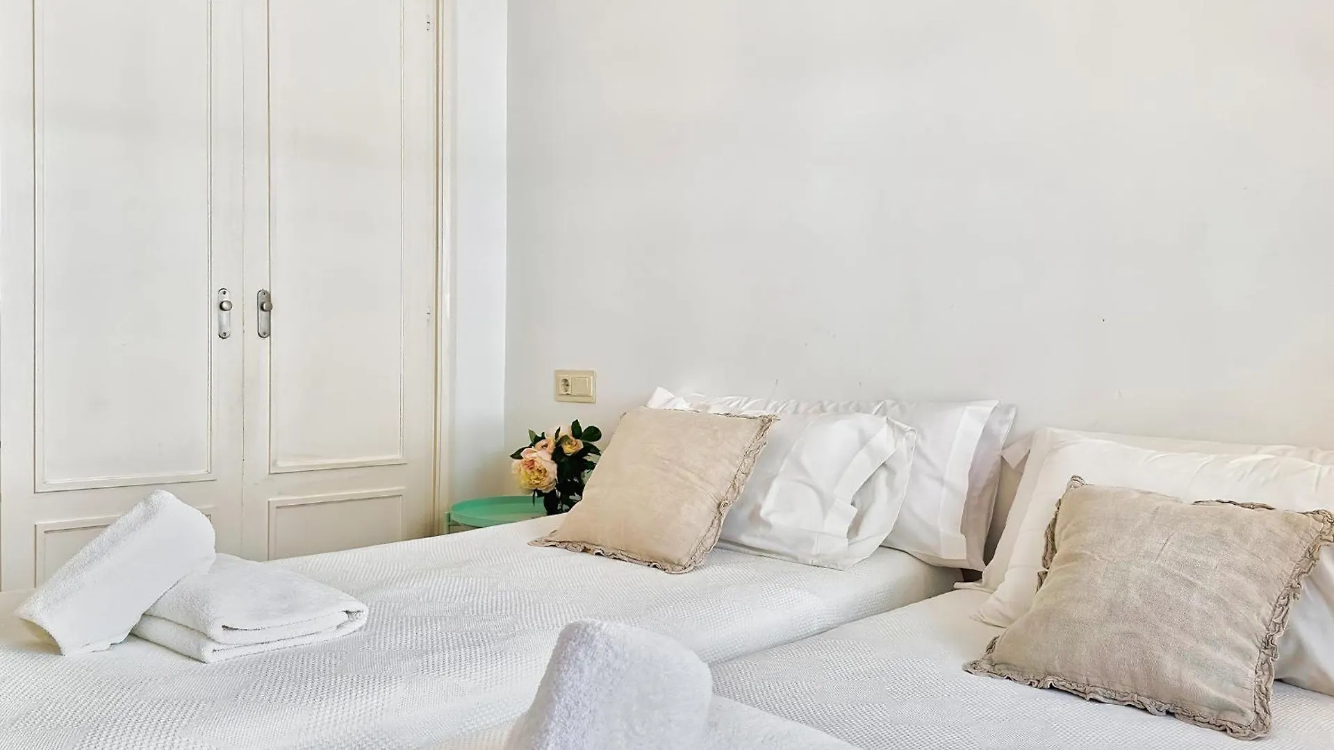 Skol 242 Excellent One Bedroom Apartment With Sea Views 马尔韦利亚